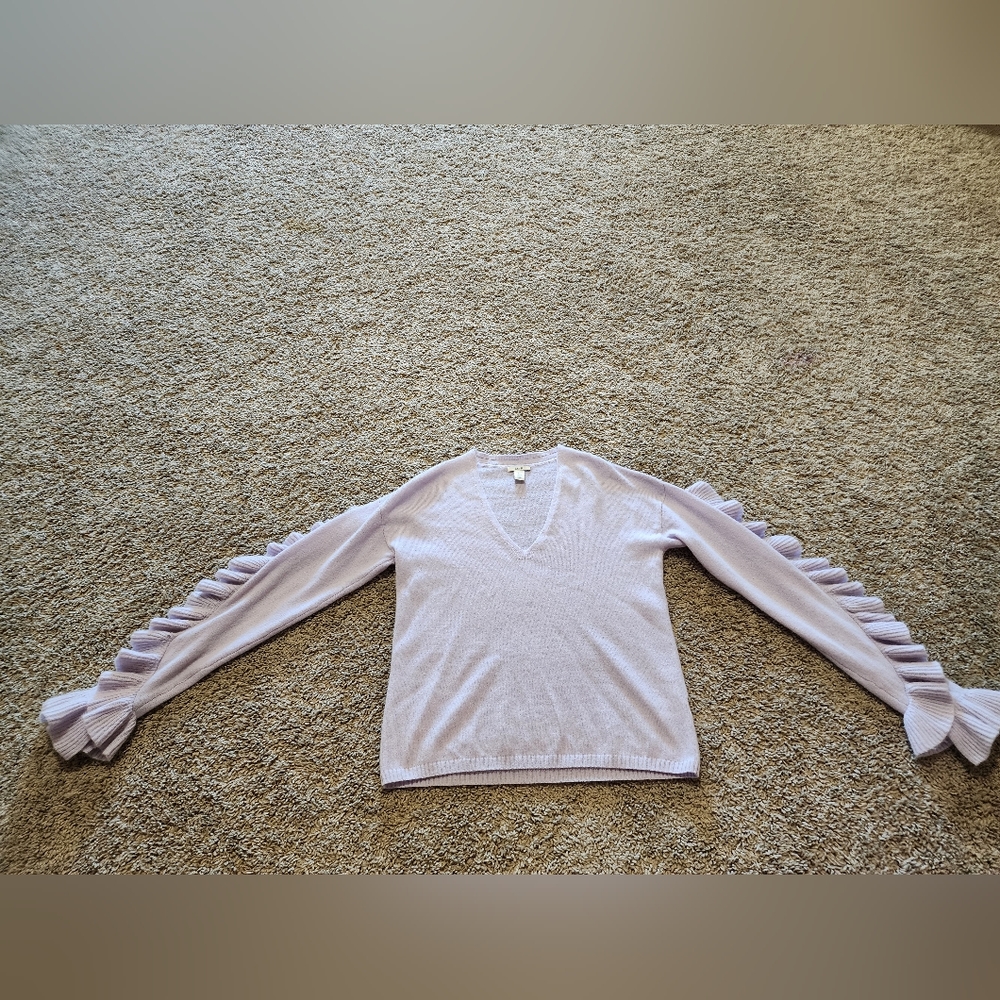 Lewit sweater